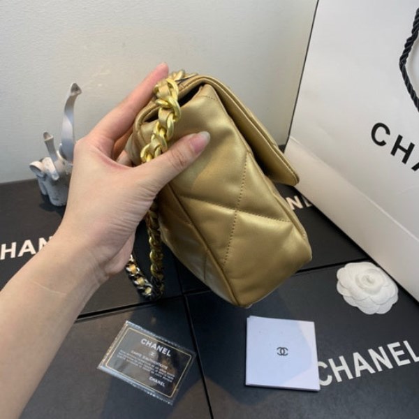 Chanel As1160 Chanel 19 Handbag Flap Lambskin Gold 1 Chanel As1160 Chanel 19 Borsetta con patta in pelle d'agnello Oro