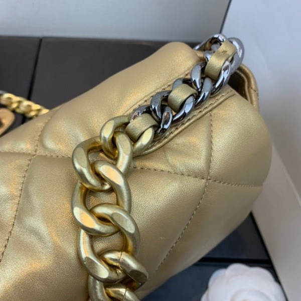 Chanel As1160 Chanel 19 Handbag Flap Lambskin Gold 5 Chanel As1160 Chanel 19 Handbag Flap Lambskin Gold - immagine 5