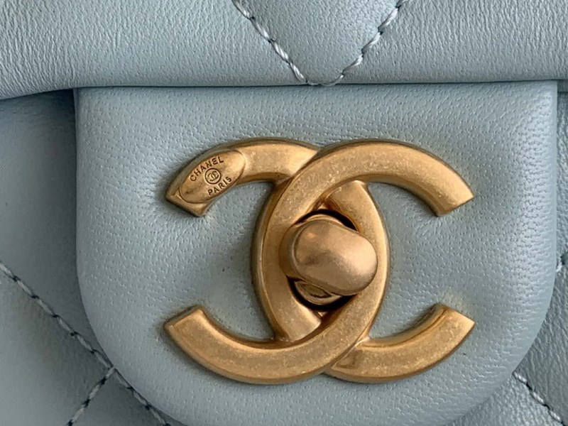 Chanel Mini Flap Bag Lambskin Gold-Tone Metal AS3213 Blue 1 Chanel Mini Flap Bag Piel de cordero Metal dorado AS3213 Azul
